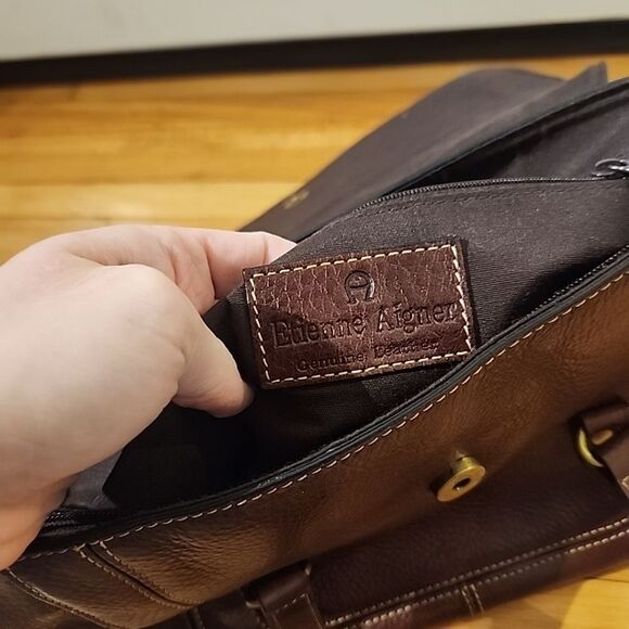 Vintage Etienne Aigner Genuine Leather Signature Brown Pebble Shoulder Bag Purse - Picture 8 of 8